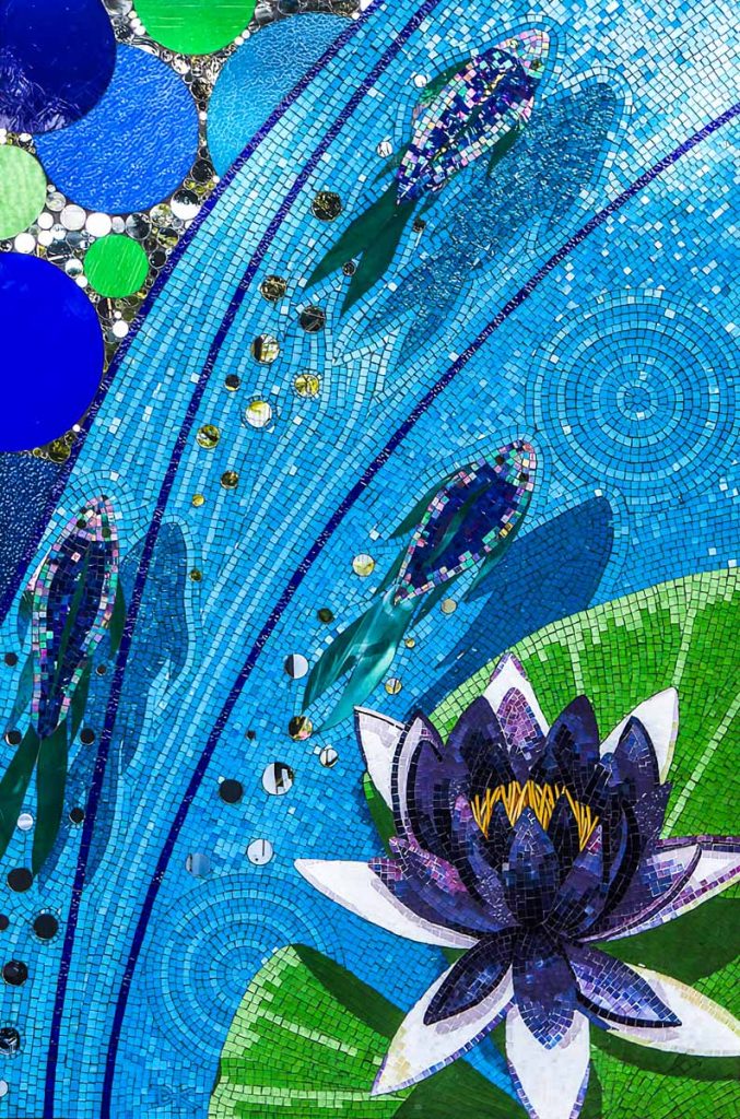Fish, Bubbles and Water Lily
Stained glass and mirror mosaic 1.2 x 1.8m.
Private commission - Glenunga