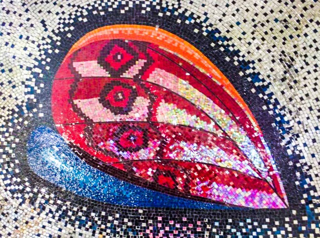 Heart / Butterfly Logo
0.750m x 1m stained glass and mirror mosaic. Commissioned by The Cardiovascular Centre, Norwood